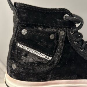 Diesel black velvet Exposure 4 women’s size 9/ EU40